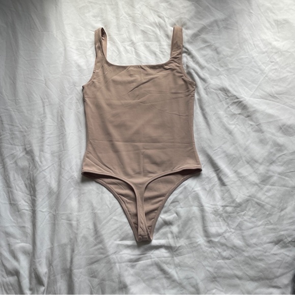 Aritzia Contour Bodysuit - Picture 2 of 2
